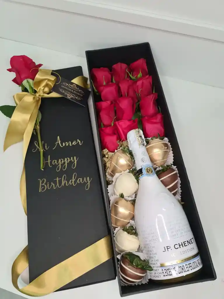 Caja De Lujo Rosas, Jp Chenet 750ml Y Fresas O Ferreros Rocher A Disponibilidad