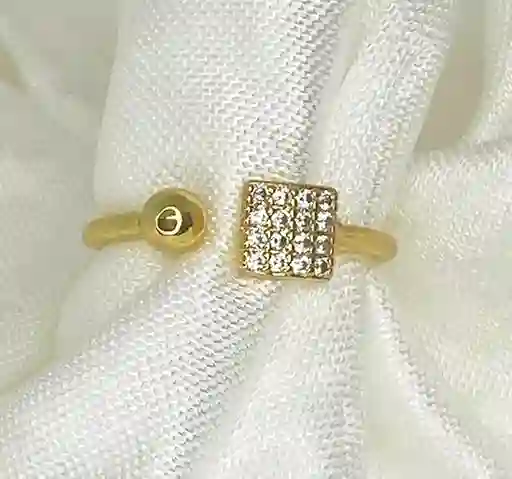 Anillo Dorado Con Cuadrado Golfi