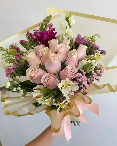 Bouquet De Rosas