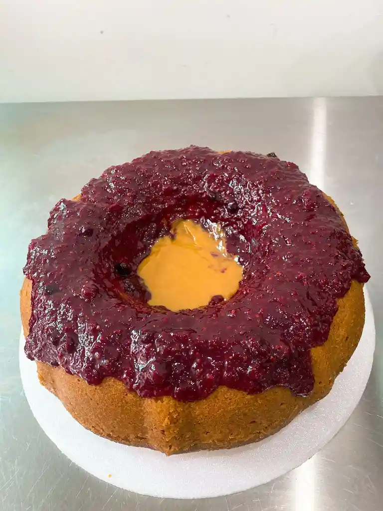 Cake De Frutos Rojos 1/2 Libra