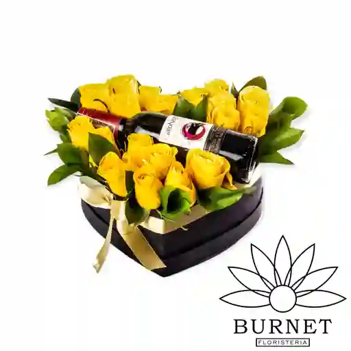 Rosas Amarillas En Caja De Corazón Con Vino Gato Negro De Amor Y Amistad