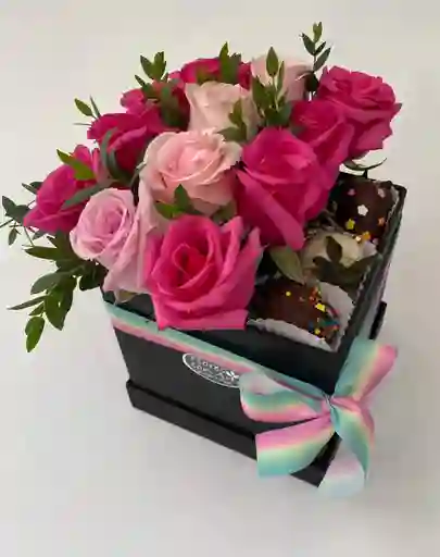 Caja Pequeña Rosas Y Fresas