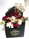 Sobre De Amor, De Flores Variadas Tonos Rojos Y Ferrero Rocher