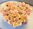 Corazon Blanco Grande X 35 Rosas Salmon Y Blancas. Luxury Roses