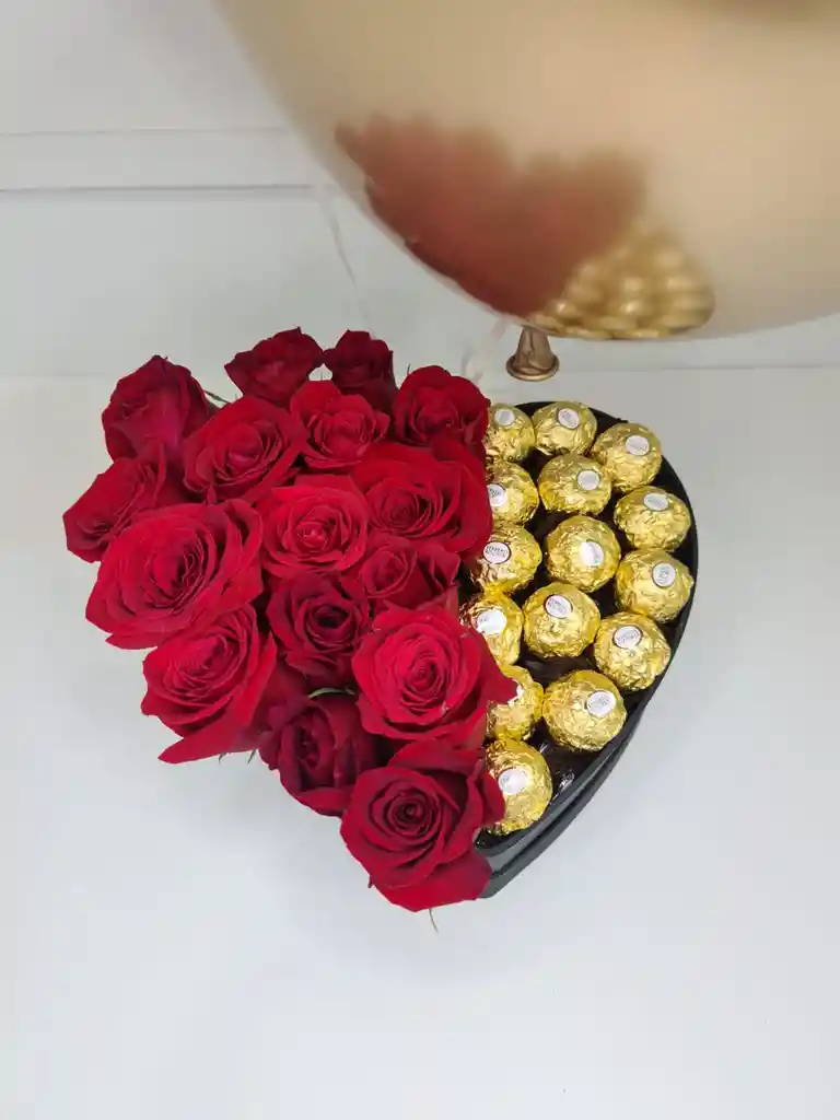 Caja De Lujo Rosas Y Ferreros (programar)