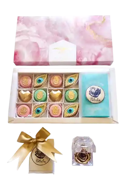 12 Chocolates De Amuletos Con Rosa Preservada Dorada