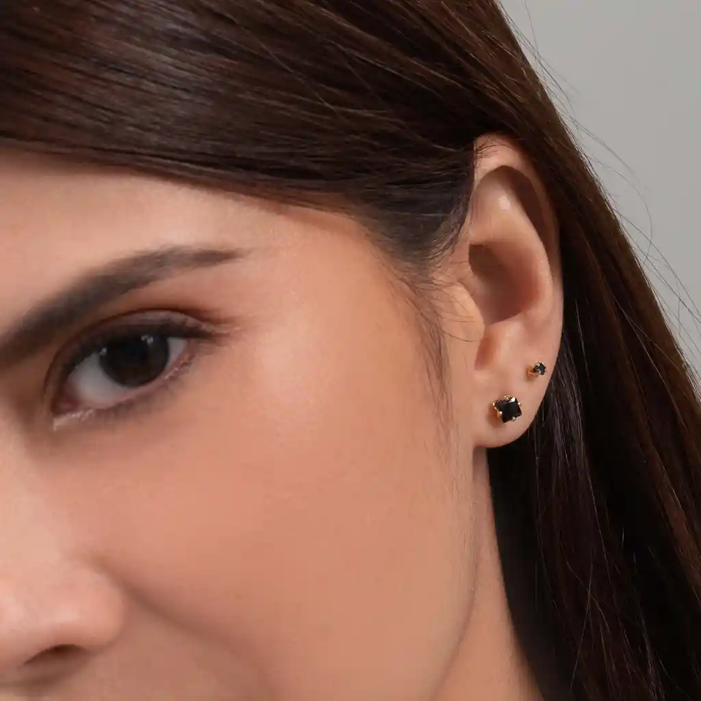 Arete Topo Circon Cuadrado Negro