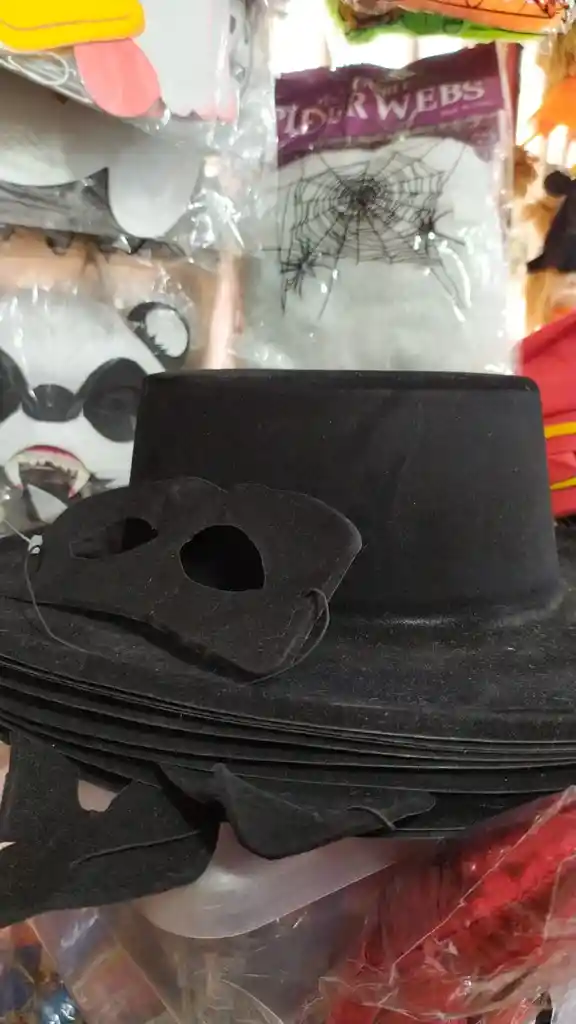 Sombrero Del Zorro En Plástico Con Antifaz