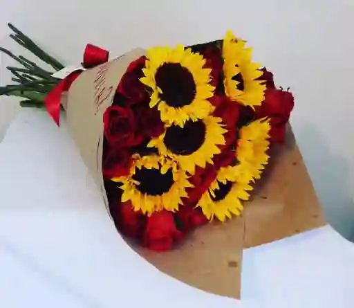 Bouquet Girasoles Y Rosas Aniversario Amor Cumpleaños Dia De La Mujer