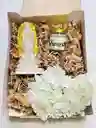 Caja Con Virgen, Vela Aromatica Y Hortensias Para Regalar