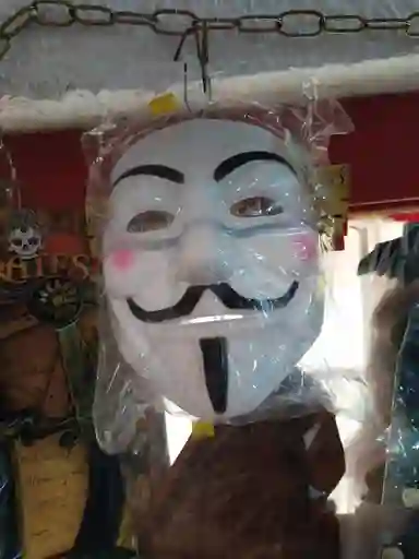 Mascara Halloween Anonymous V Vendetta En Plástico