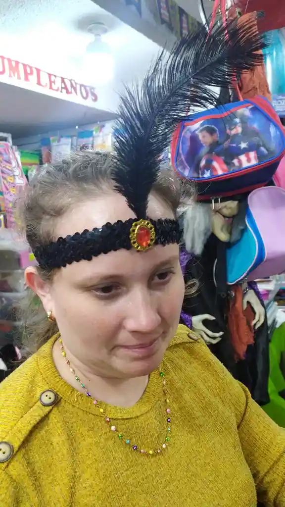 Balaca Con Plumas Color Negro