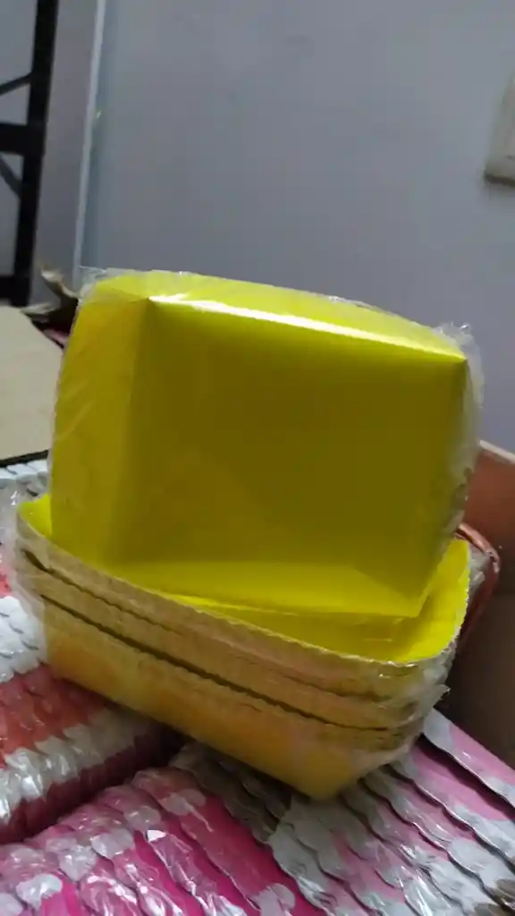 Platos Para Torta De Cartón Color Amarillo, Paquete X 12 Platos.