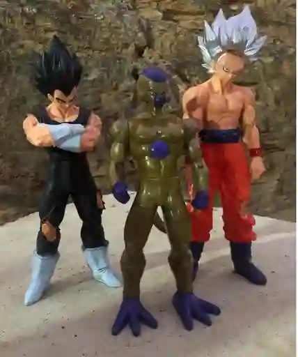munecos de Dragón ball z medida 30 cm (se vende por unidad)