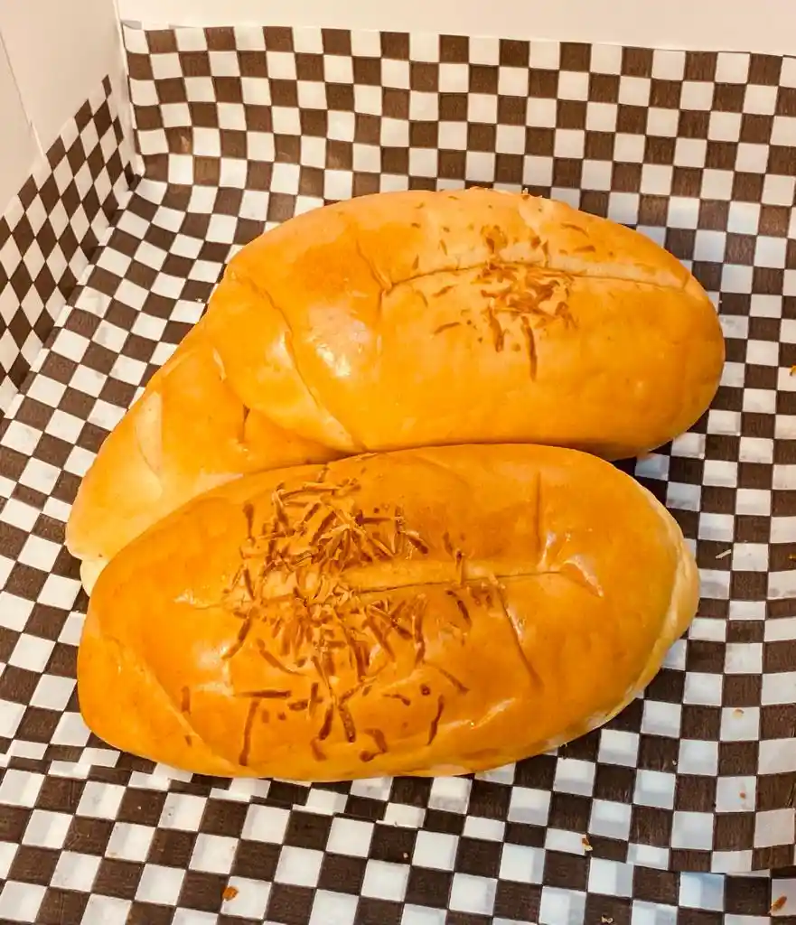Pan De Queso Salado Mediano