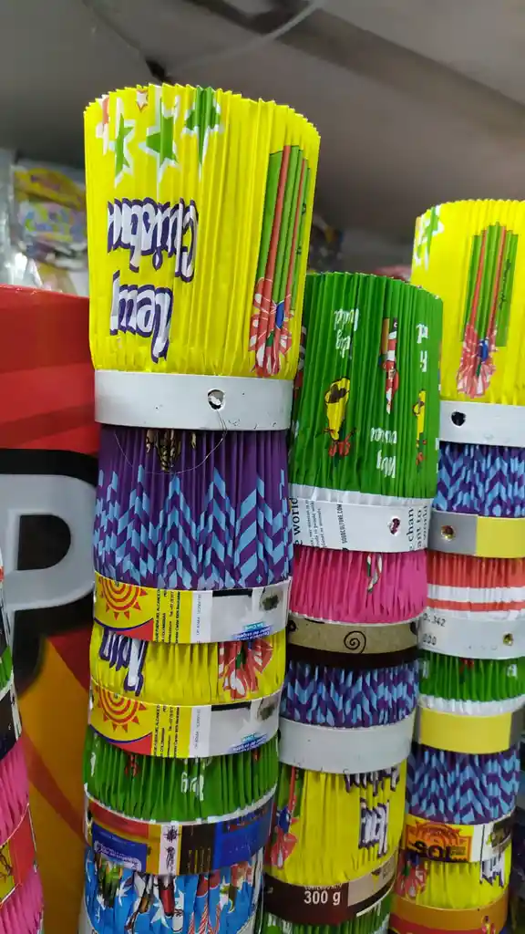 Faroles Tipo Acordeón De Papel Grueso Y De Colores