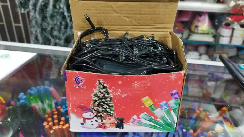 Luces Led 200 Bombillos Luz Amarilla Con Caja De Cambios_ Cable Verde Grueso