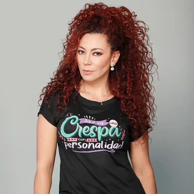 Camiseta "aquí Va Una Crespa Con Personalidad" (negra)