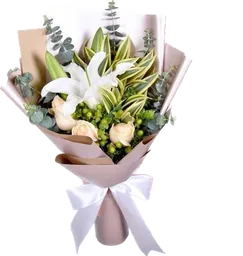 Flores De Lirio Y Rosas En Bouquet