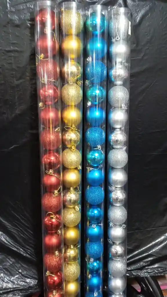 15 Bolas De Navidad Plateado En Tubo De 6cm (en El Tubo Vienen Escarchadas, Opacas Y Brillantes).