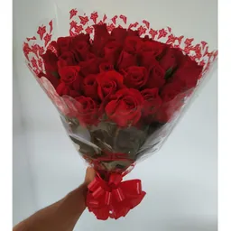 24 Rosas Rojas En Bouquet