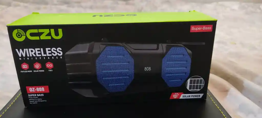 Parlante Bluetooth Con Panel Solar Y Radio Fm/ Am Y Superbass