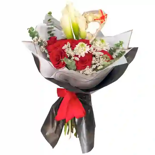 Hermoso Ramillete Elaborado En Rosas Rojas Y Cartuchos / Ramillete San Valentín