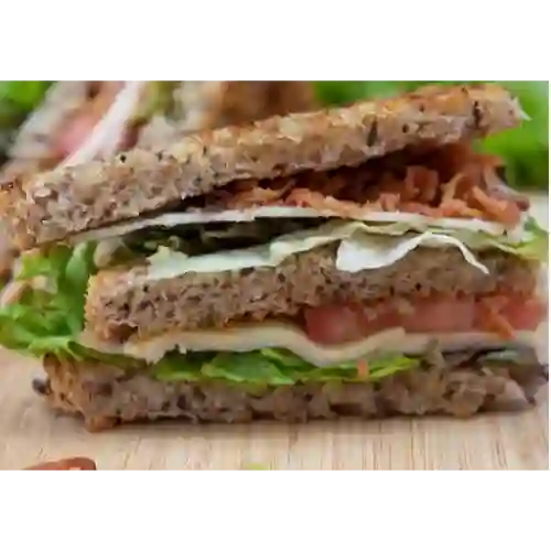 Sándwich Le Club Pavo Queso Sabana