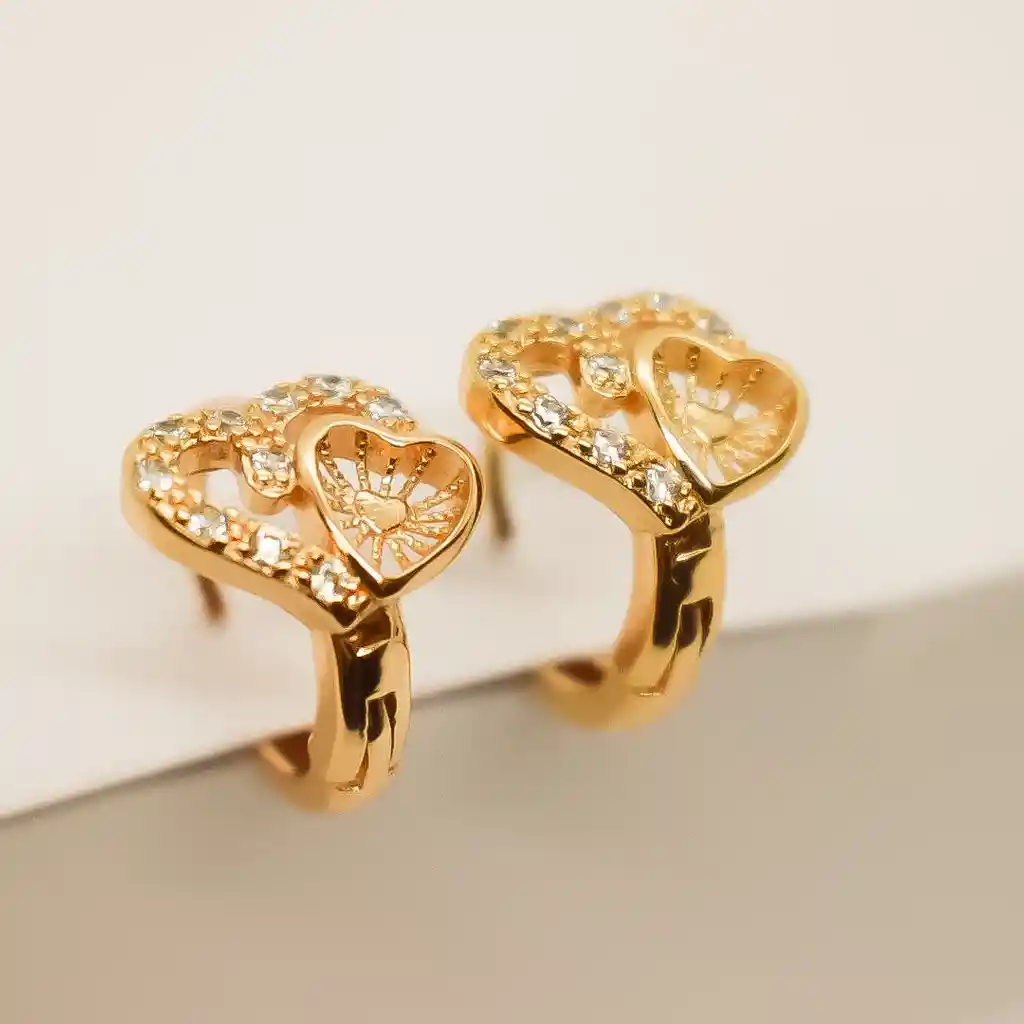 Aretes De Corazón Con Zircones - Baño Oro De 18k