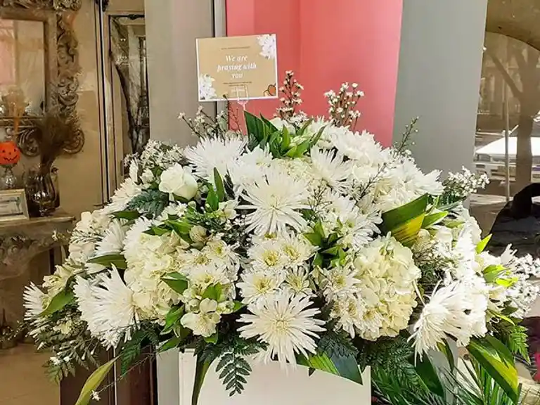 Ramo Fúnebre Flor De Helena