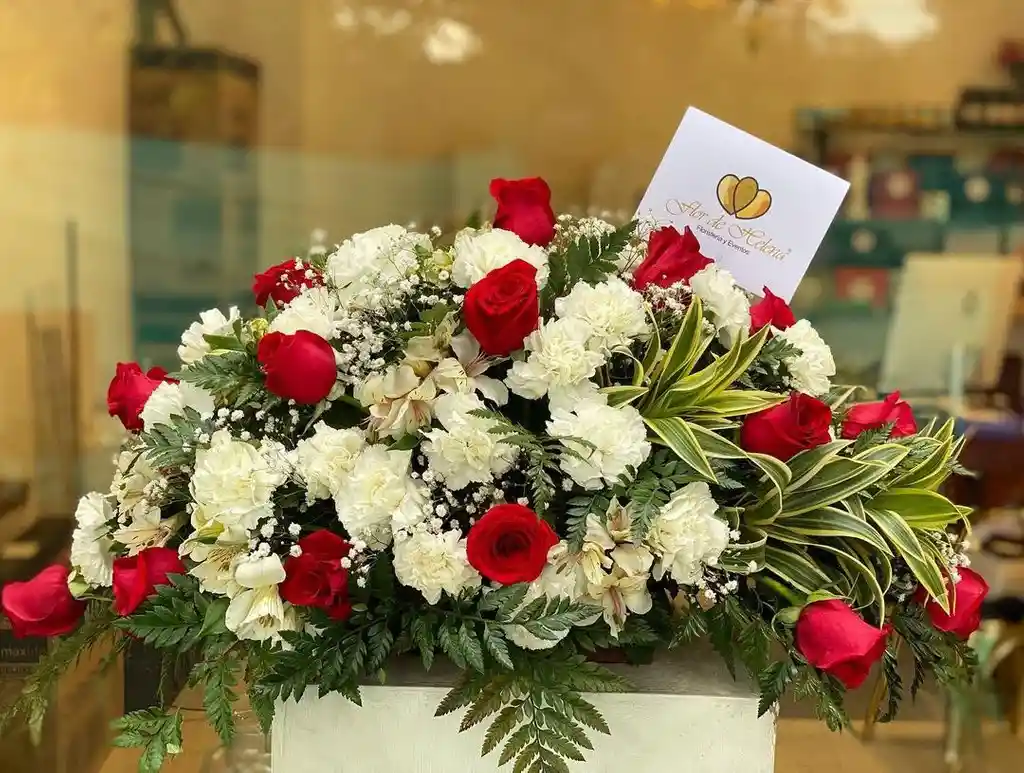 Ramo Fúnebre Flor De Helena
