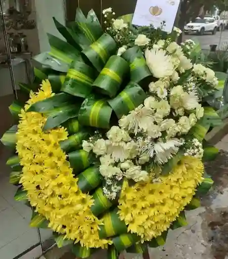 Corona Fúnebre Flor De Helena