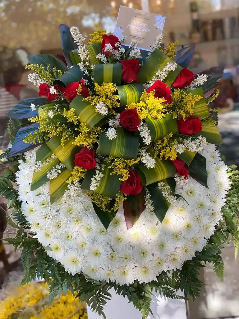 Corona Fúnebre Flor De Helena