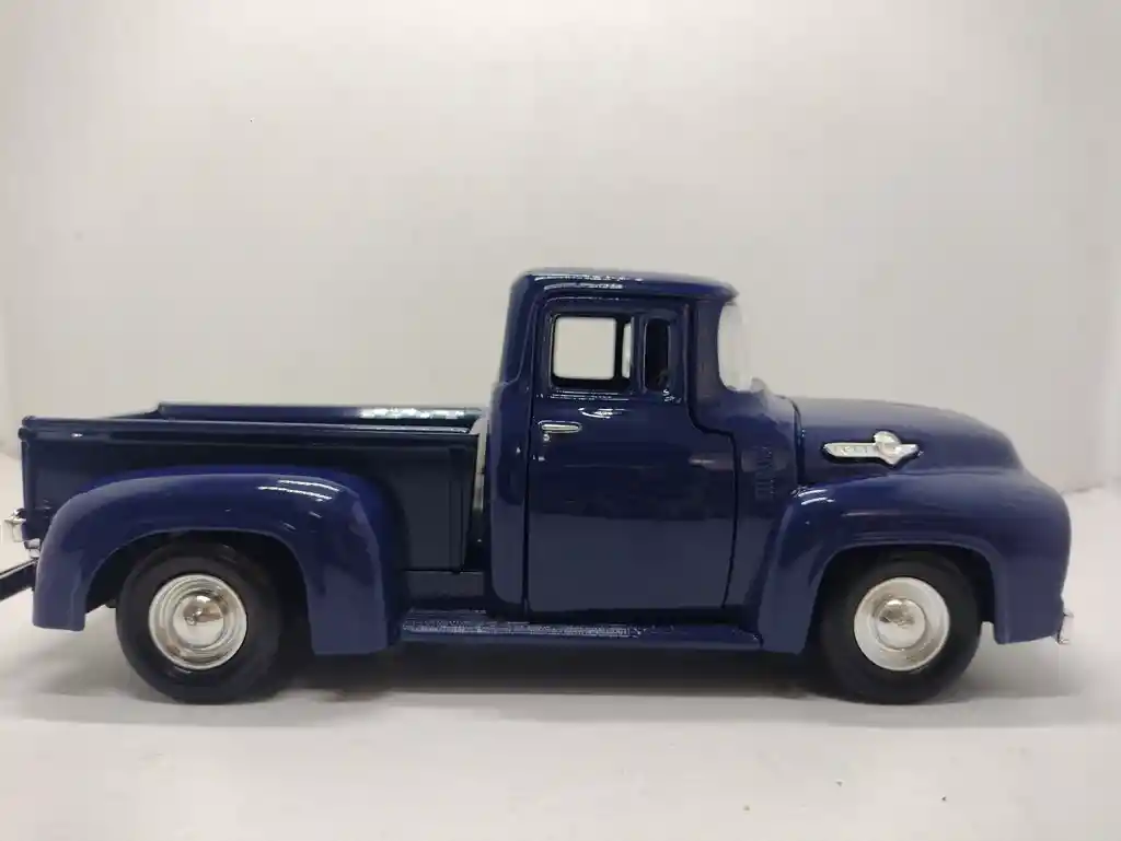 Carro De Colección Escala 1/24 Ford F100 Modelo 1956 Azul Noche
