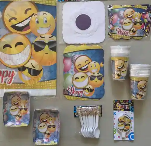 Kit Decoración Fiesta Cumpleaños Emoji Emoticones