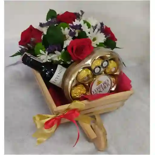 Chocolates, Vino Y Rosas En Carreta Decorativa