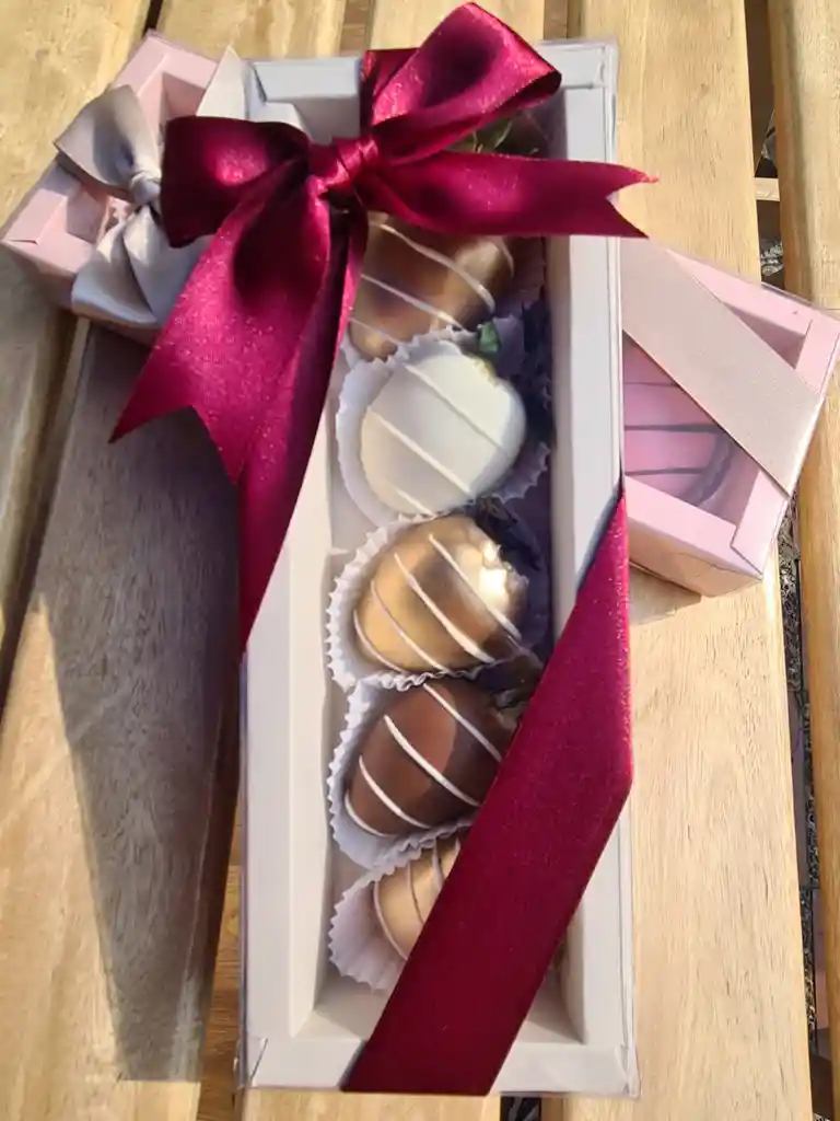 Caja De Fresas Con Chocolate