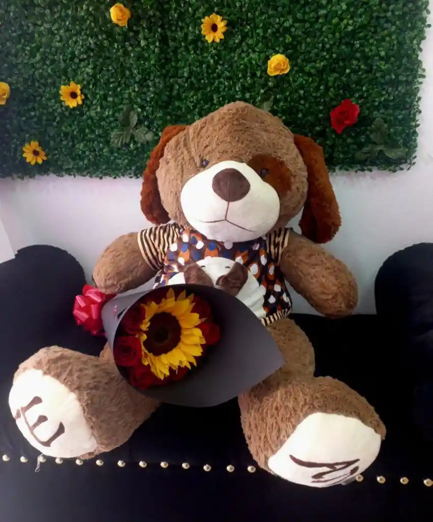 Oso Peluche Te Amo + Bouquet De Rosas Y Girasol