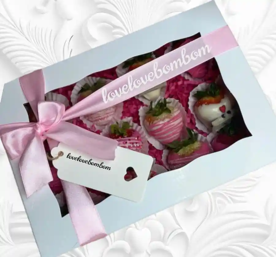 Caja De Fresas Y Amor Feliz Cumpleaños Feliz Dia