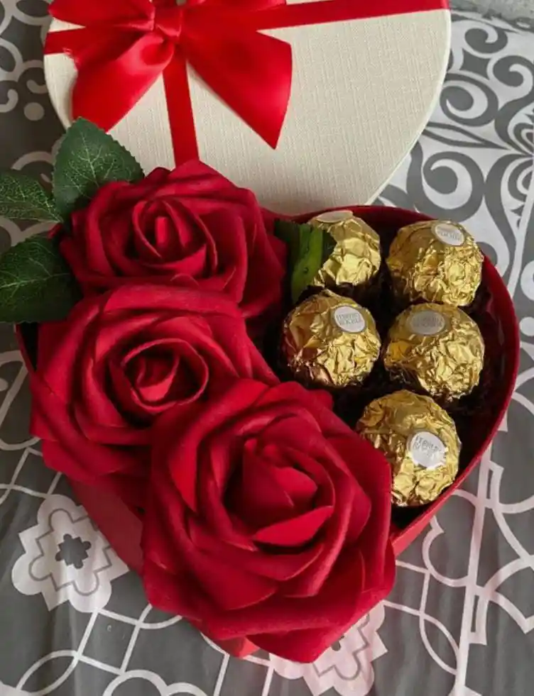 Caja Mini Rosas Dia De La Mujer