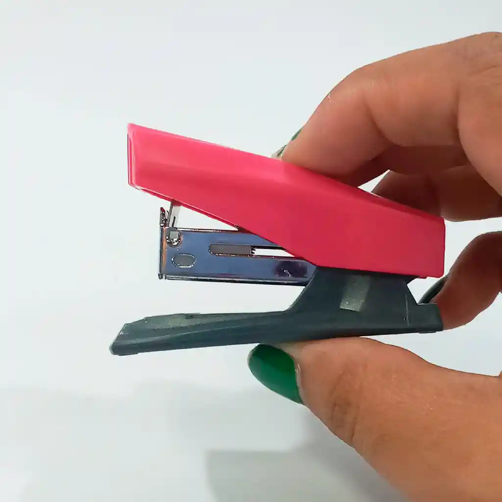 Cosedora, Grapadora Pointer Mini, Capacidad Para 12 Hojas