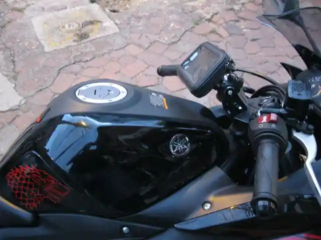 Base Para Gps-celular Yamaha R-3