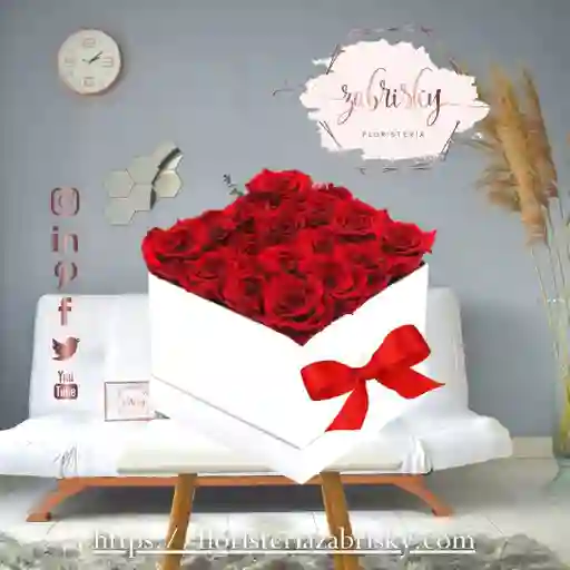 Caja Blanca Con 25 Rosas Rojas