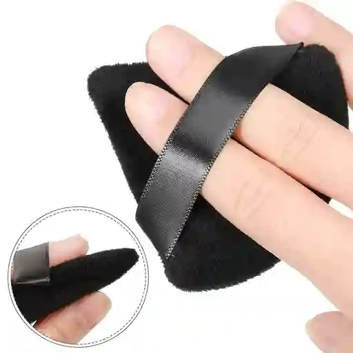 Borla Triangular Negra X 2 Pcs