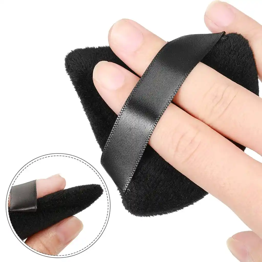 Borla Triangular Negra X 2 Pcs