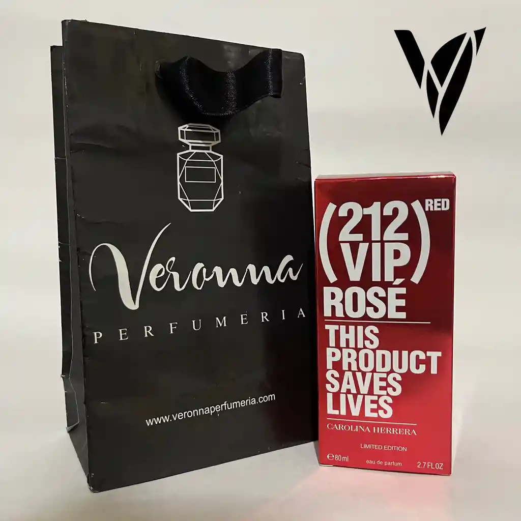 212 Vip Rosé Red Carolina Herrera + Decant