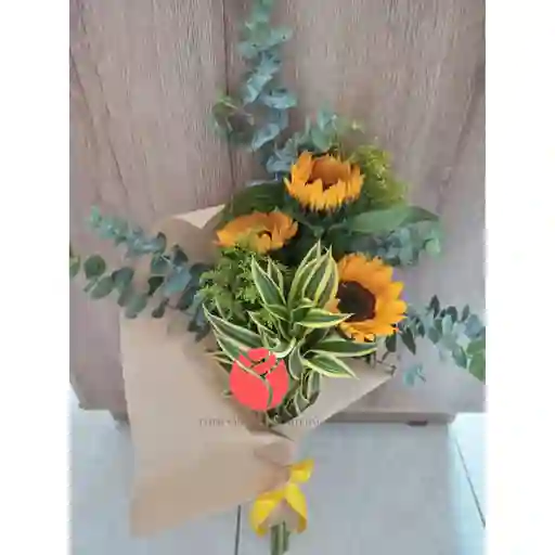 Bouquet De Girasoles Y Eucalipto