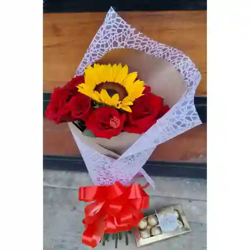 Bouquet De Rosas Y Girasol