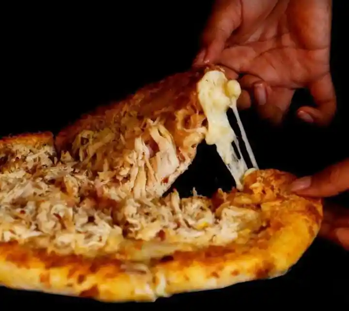 Pizza Pollo Y Tocineta - Grande