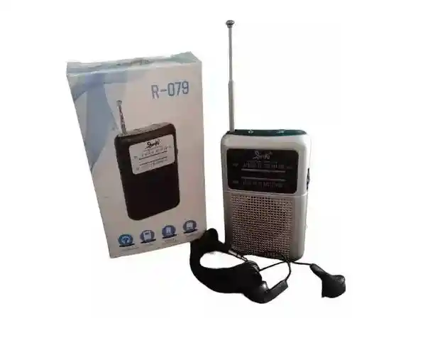 Radio Portable Deportivo Audífonos Altavoz Am/fm R-079